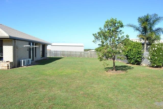 11 Beachley Place, ROSSLYN QLD 4703, Rosslyn - Thumbnail 6
