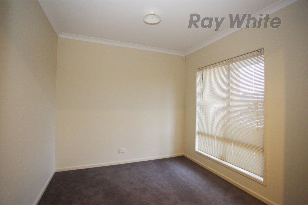 33 Hardwick Road, POINT COOK VIC 3030, Point Cook - Thumbnail 4