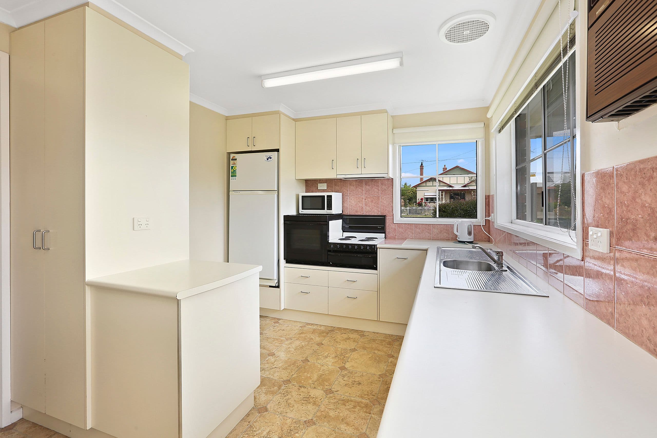 96-98 Mt Pleasant Road, Belmont VIC 3216, Belmont - Thumbnail 3