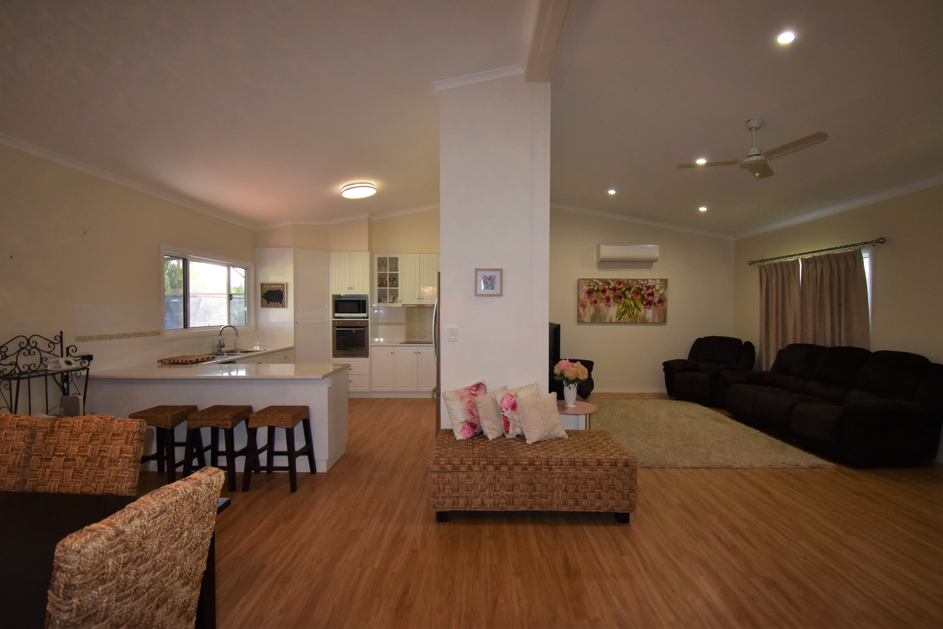 126 Acacia Street, Barcaldine QLD 4725, Barcaldine - Thumbnail 2