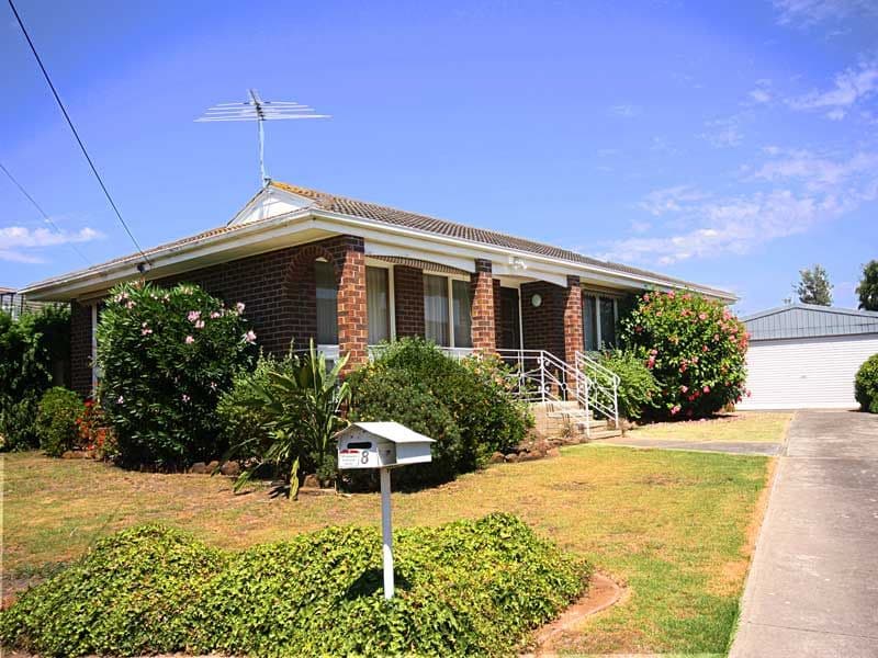 8 Hereford Drive, BELMONT VIC 3216, Belmont - Thumbnail 2