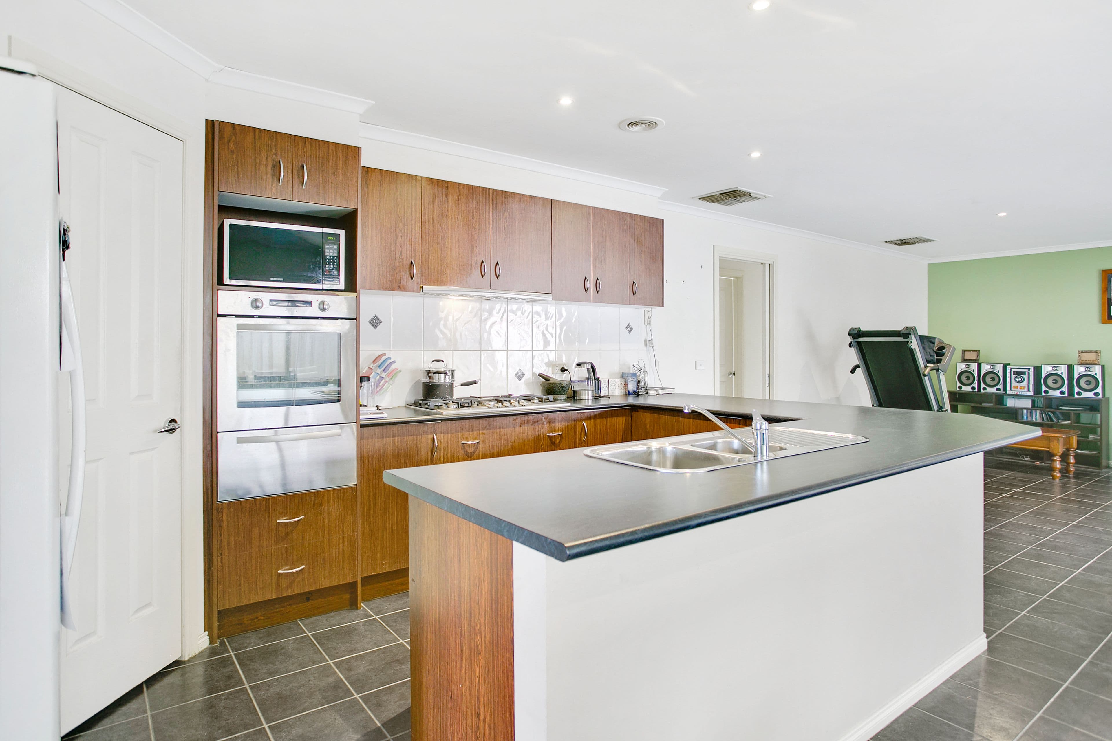 40 Veronica Drive, Skye VIC 3977, Skye - Image 1
