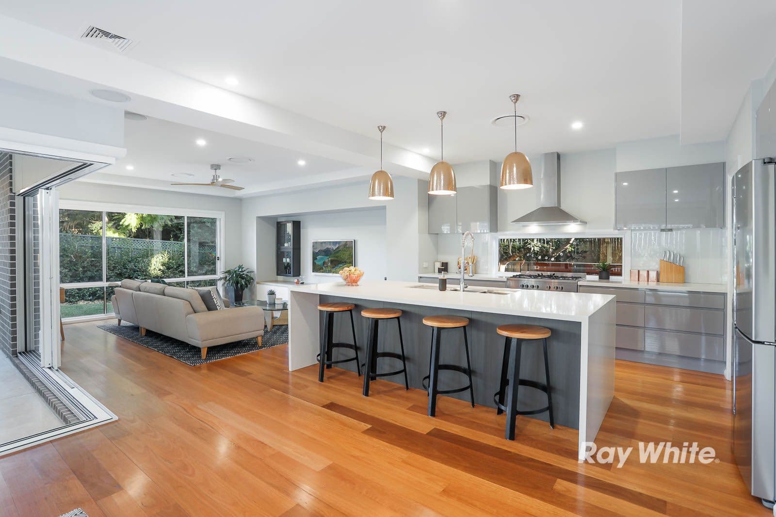 11 Anthony Road, Castle Hill - Thumbnail 2