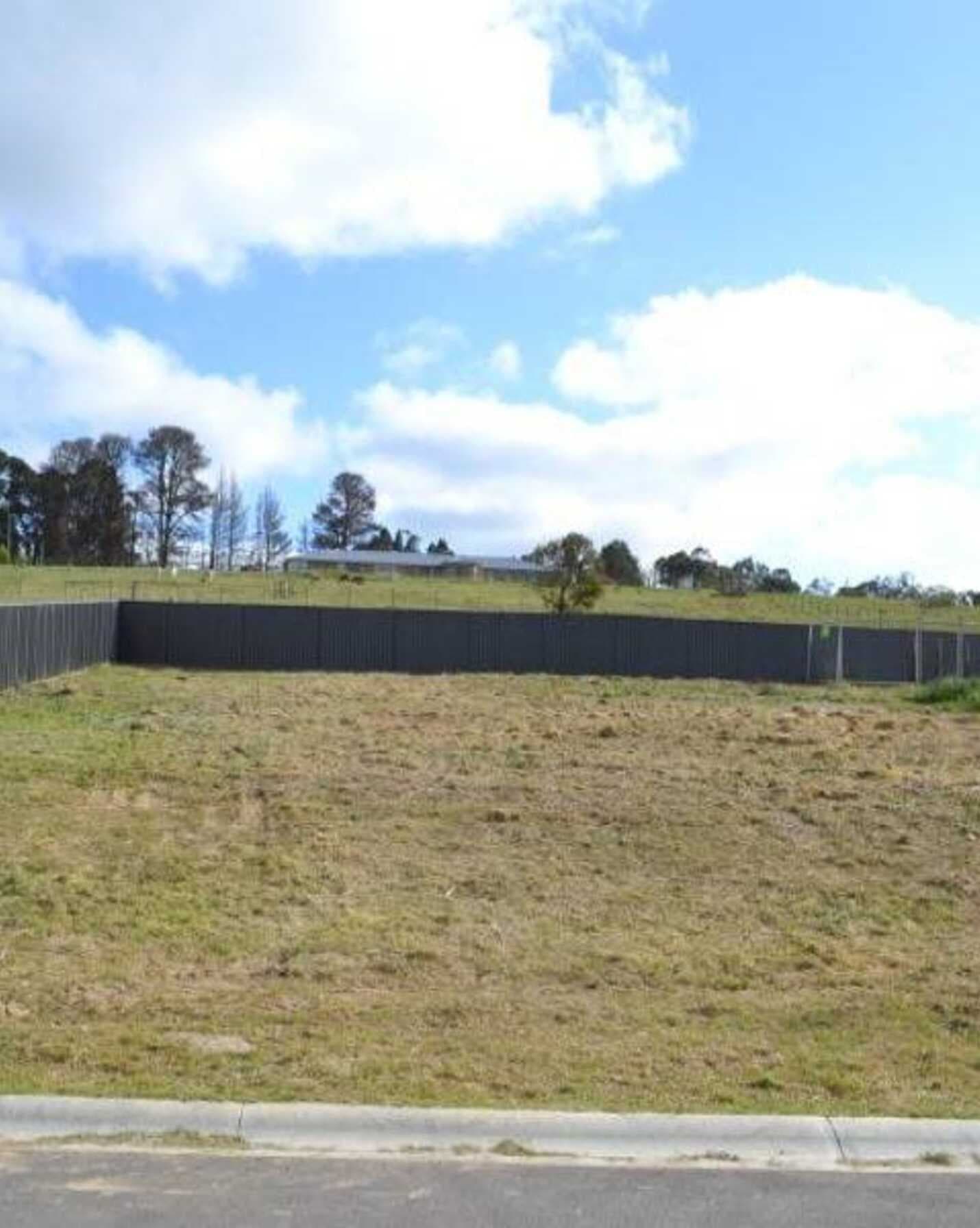 51 Napper Close Moss Vale, Vale - Image 1
