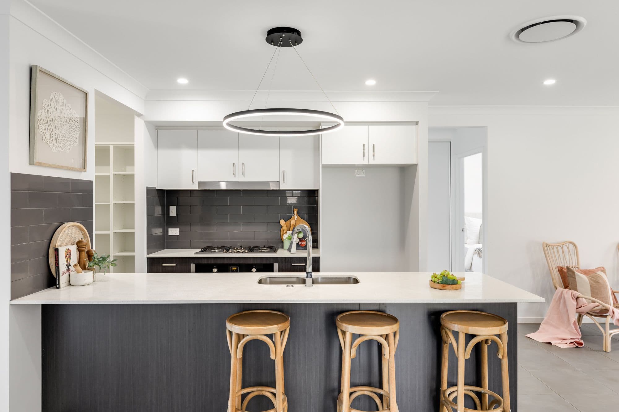 1 Lourdes Street, Middle Ridge QLD 4350, Middle Ridge - Thumbnail 4