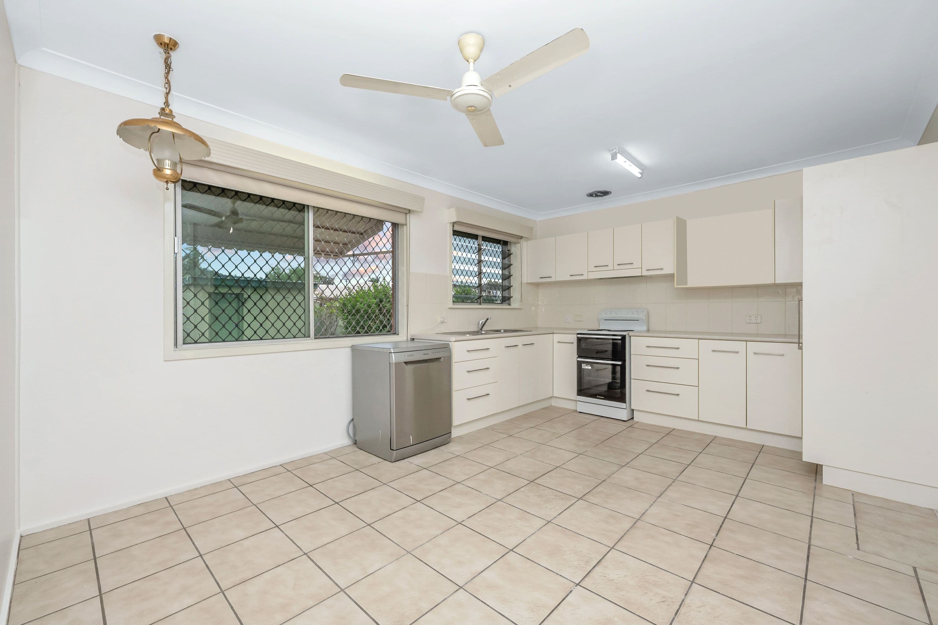 137 Mill Drive, Kirwan QLD 4817, Kirwan - Thumbnail 6
