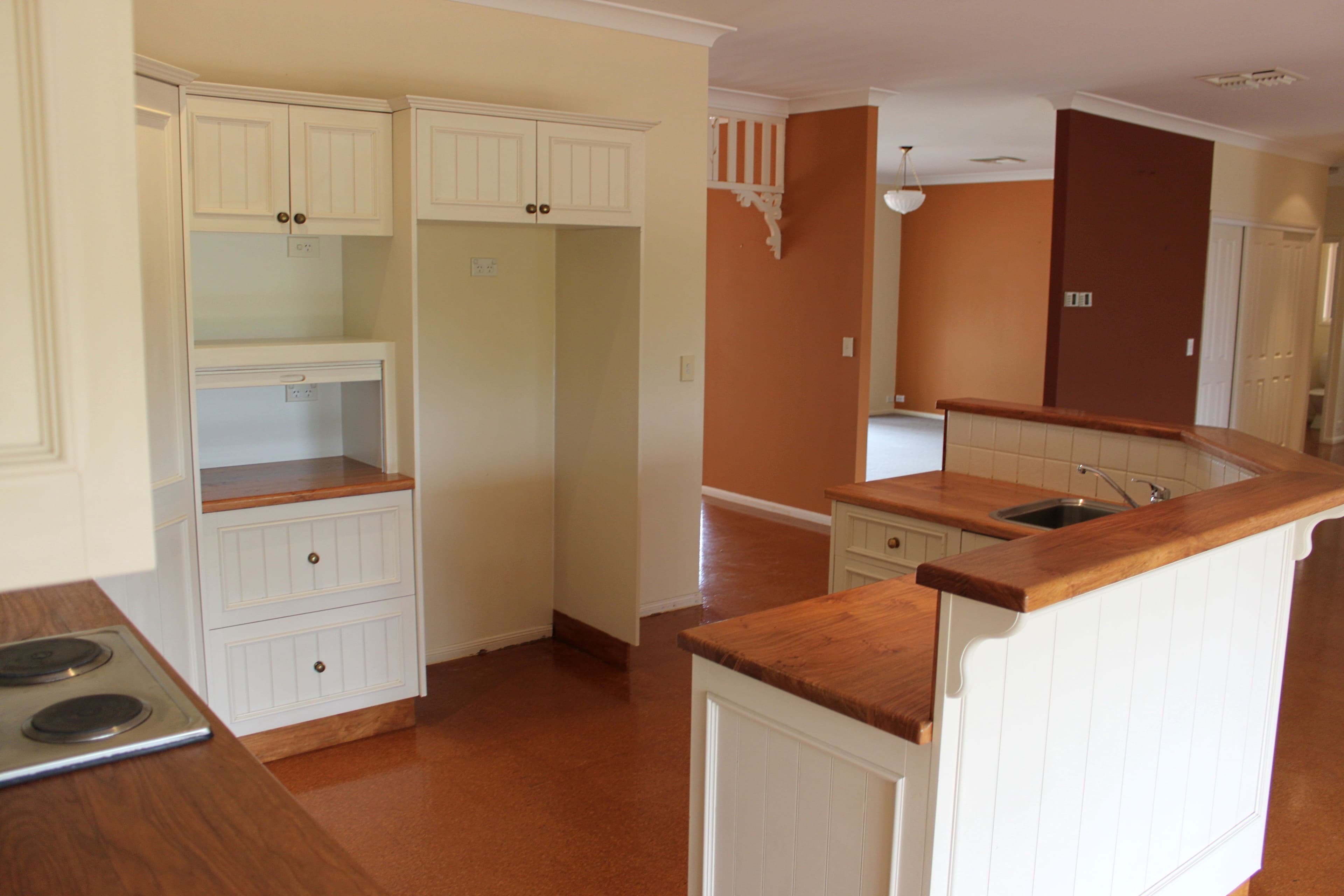 28 Whitchurch Road, Emerald QLD 4720, Emerald - Thumbnail 3