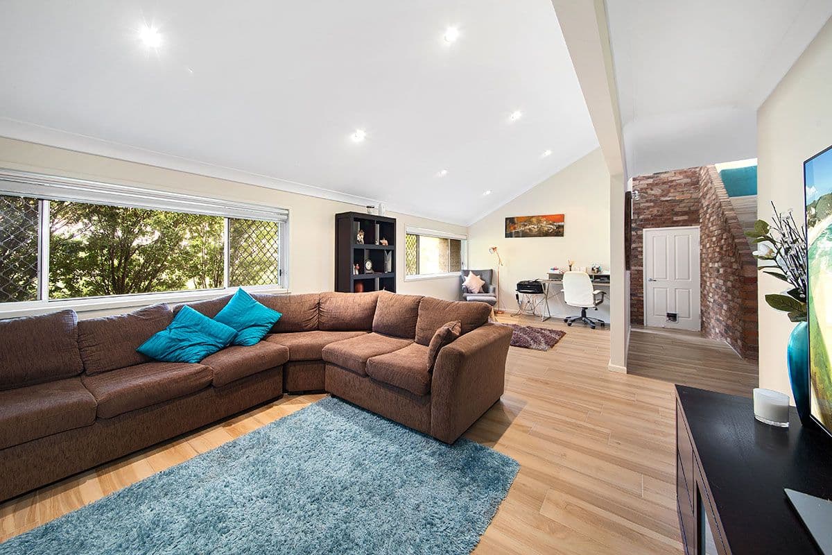 10 Orton Street, Barden Ridge - Thumbnail 3