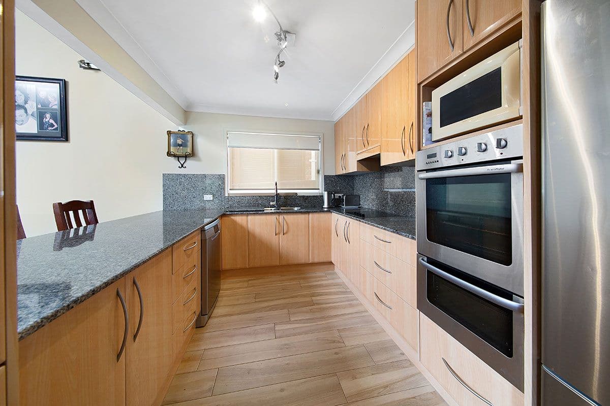 10 Orton Street, Barden Ridge - Thumbnail 7