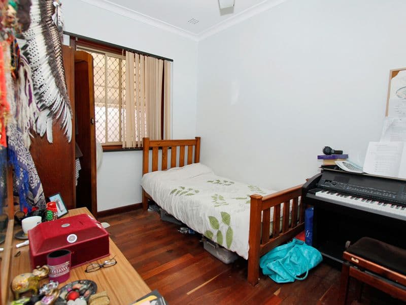 4 Gaunt Street, Eden Hill WA 6054, Eden Hill - Thumbnail 2