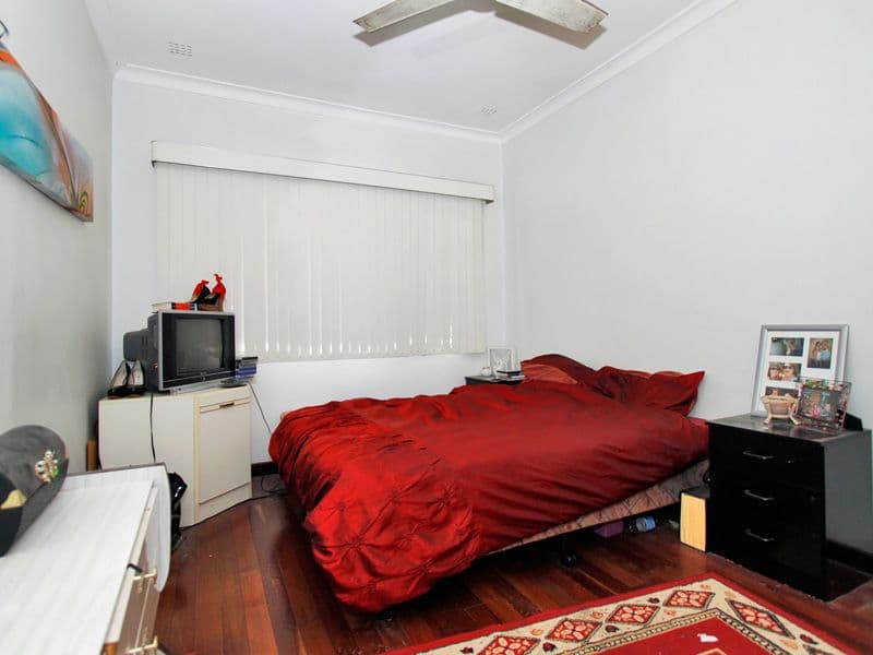4 Gaunt Street, Eden Hill WA 6054, Eden Hill - Thumbnail 3
