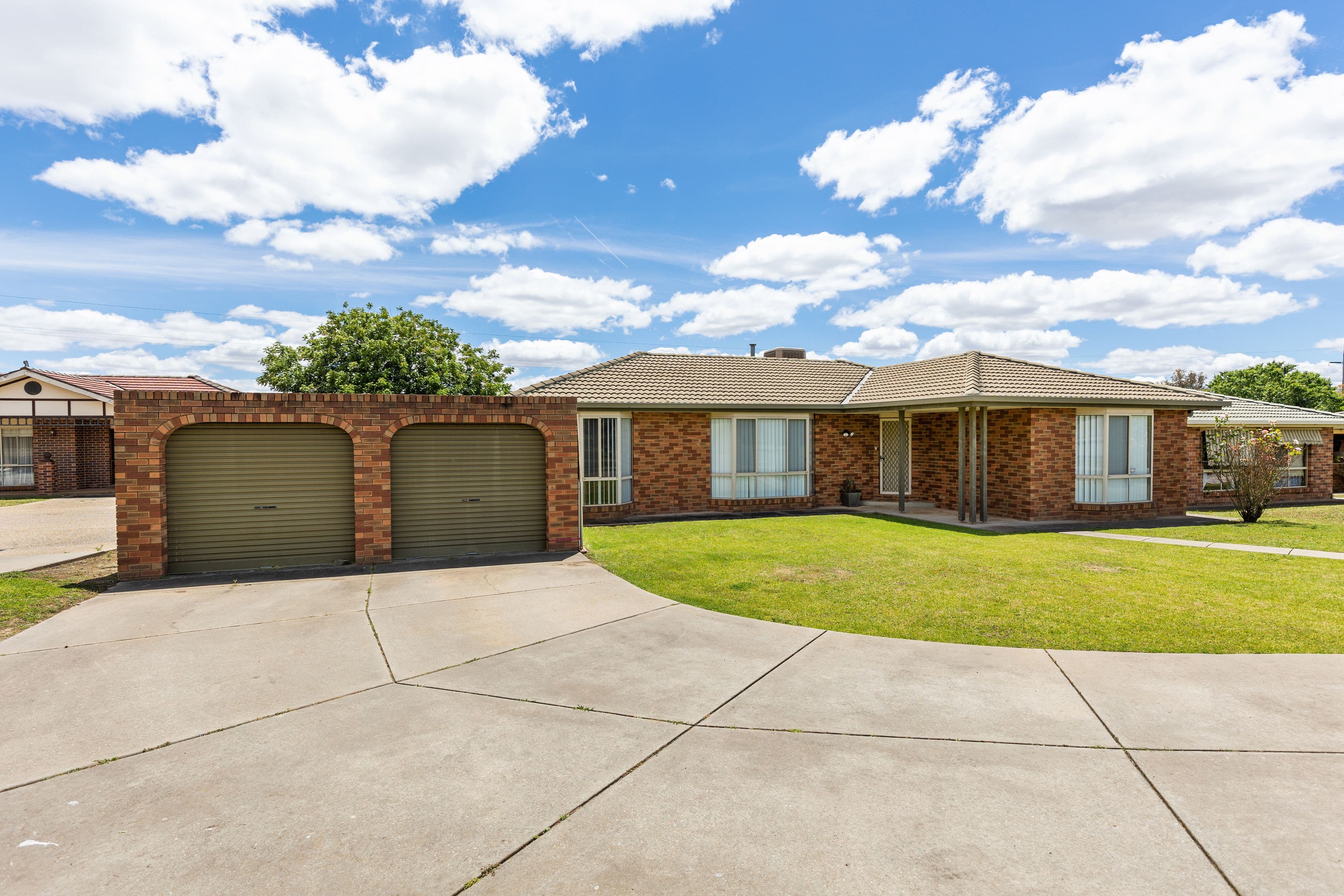 15 Bamarook Crescent, Glenfield Park NSW 2650, Glenfield Park - Image 1