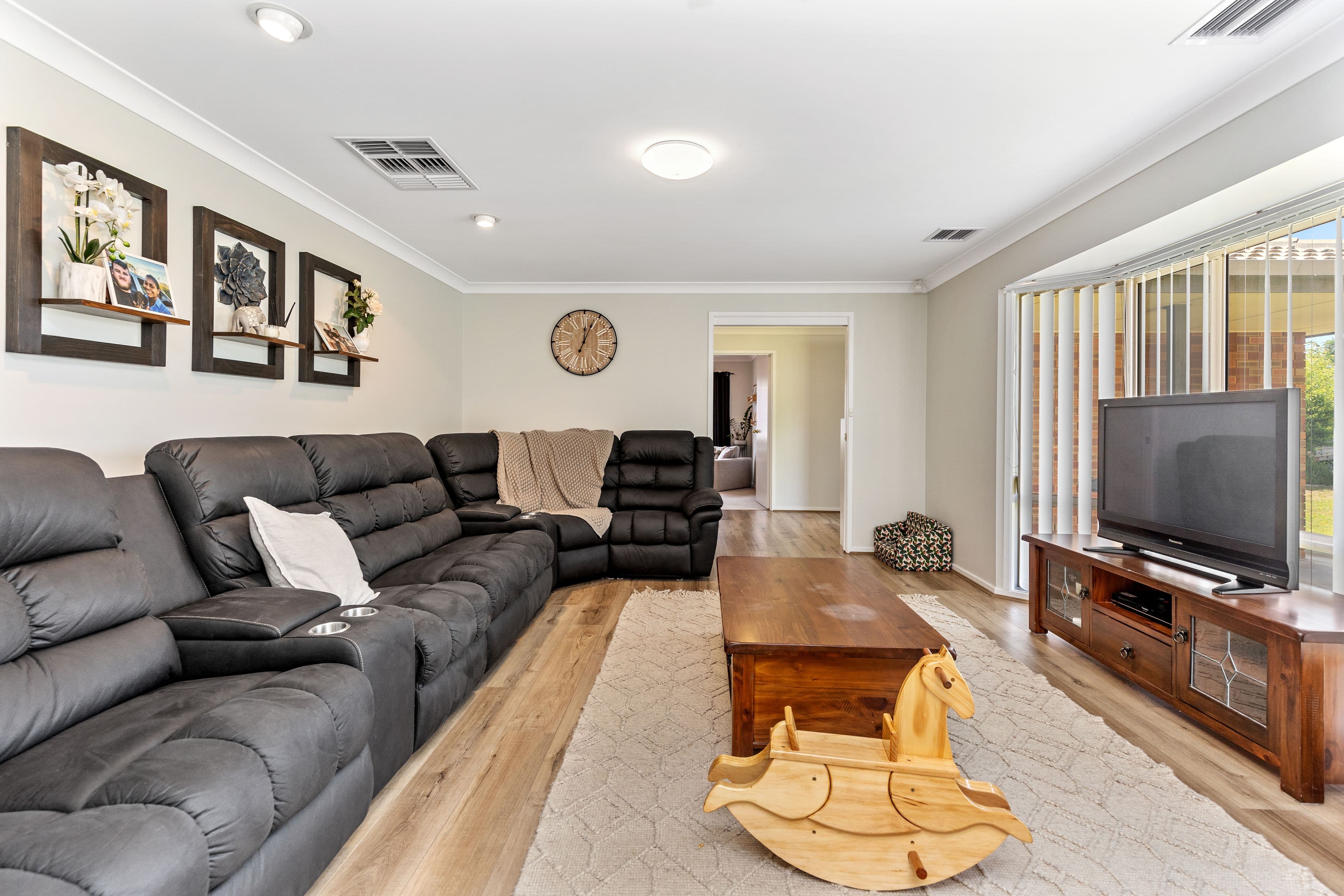 15 Bamarook Crescent, Glenfield Park NSW 2650, Glenfield Park - Thumbnail 2