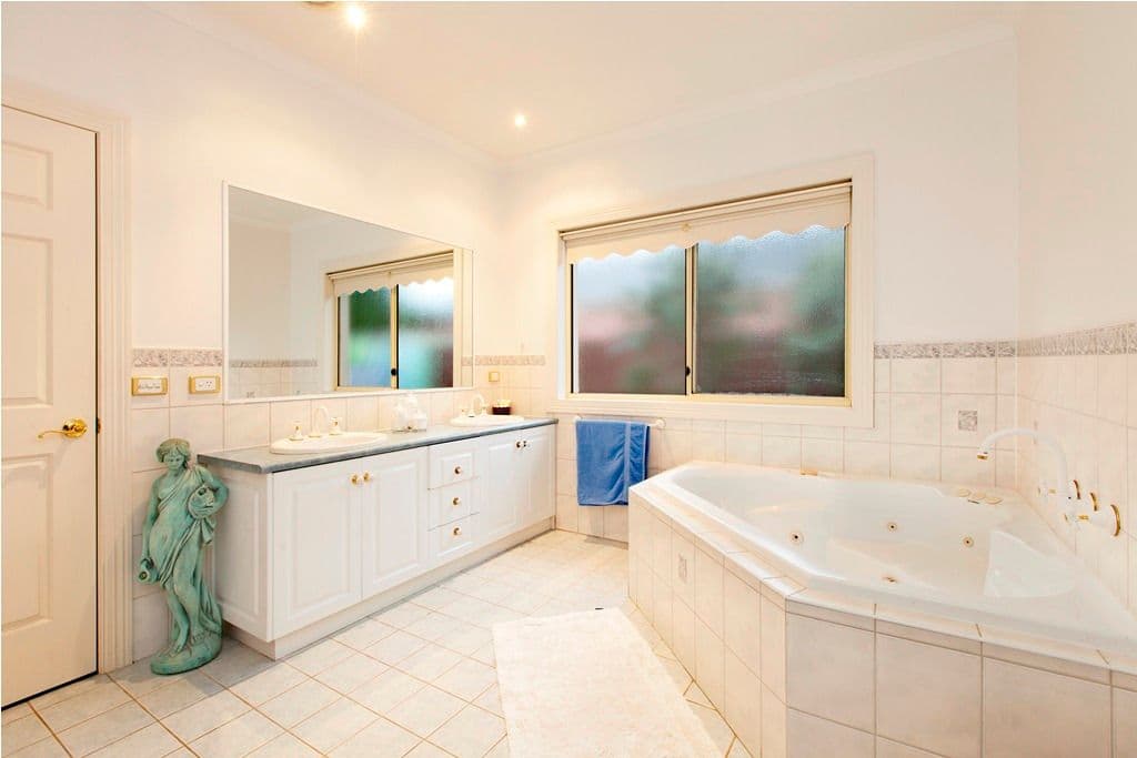 1118 Howitt Street, WENDOUREE VIC 3355, Wendouree - Thumbnail 5
