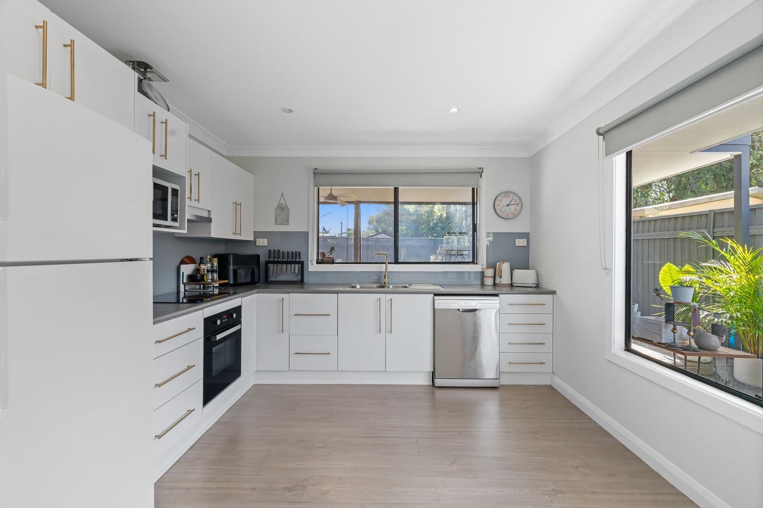 14 Kerry Crescent, Berkeley Vale NSW 2261, Berkeley Vale - Thumbnail 3