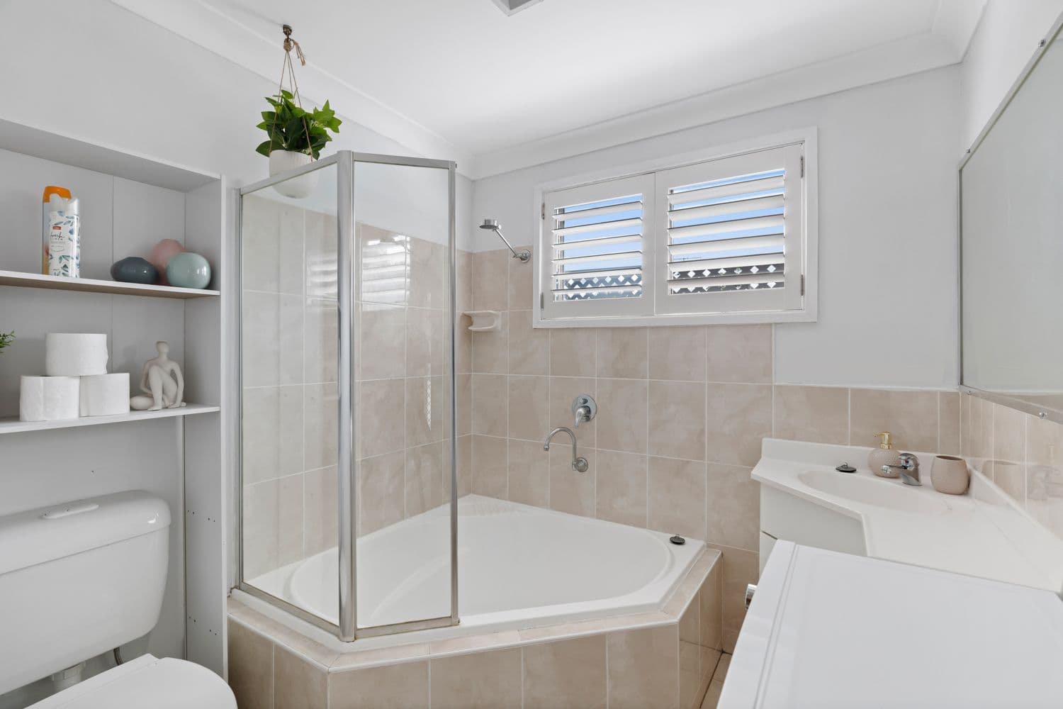 14 Kerry Crescent, Berkeley Vale NSW 2261, Berkeley Vale - Thumbnail 7