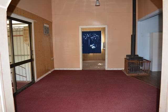 47 Albert Street, Tambo QLD 4478, Tambo - Thumbnail 3