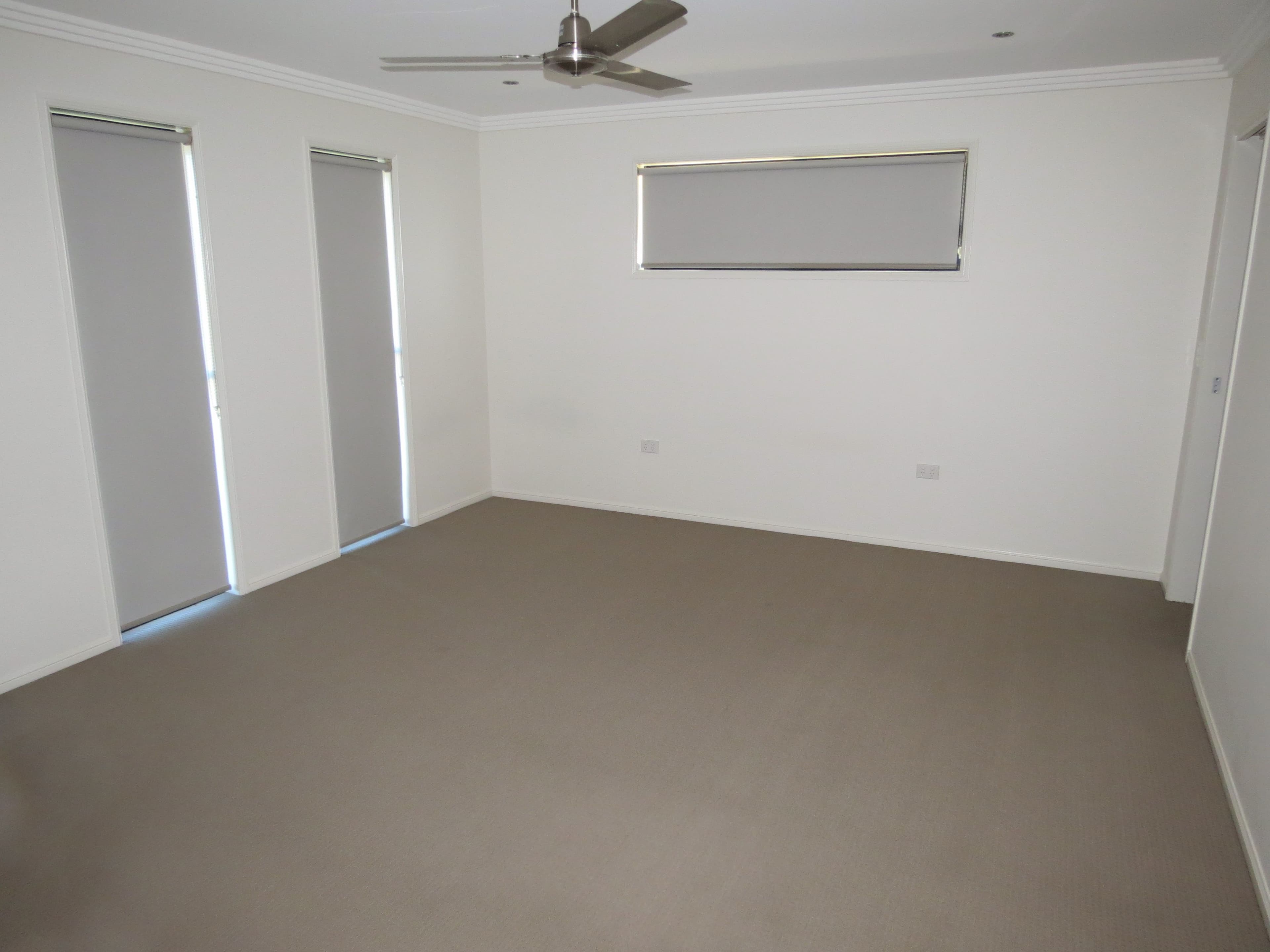 38 Wright Street, Emerald QLD 4720, Emerald - Thumbnail 3