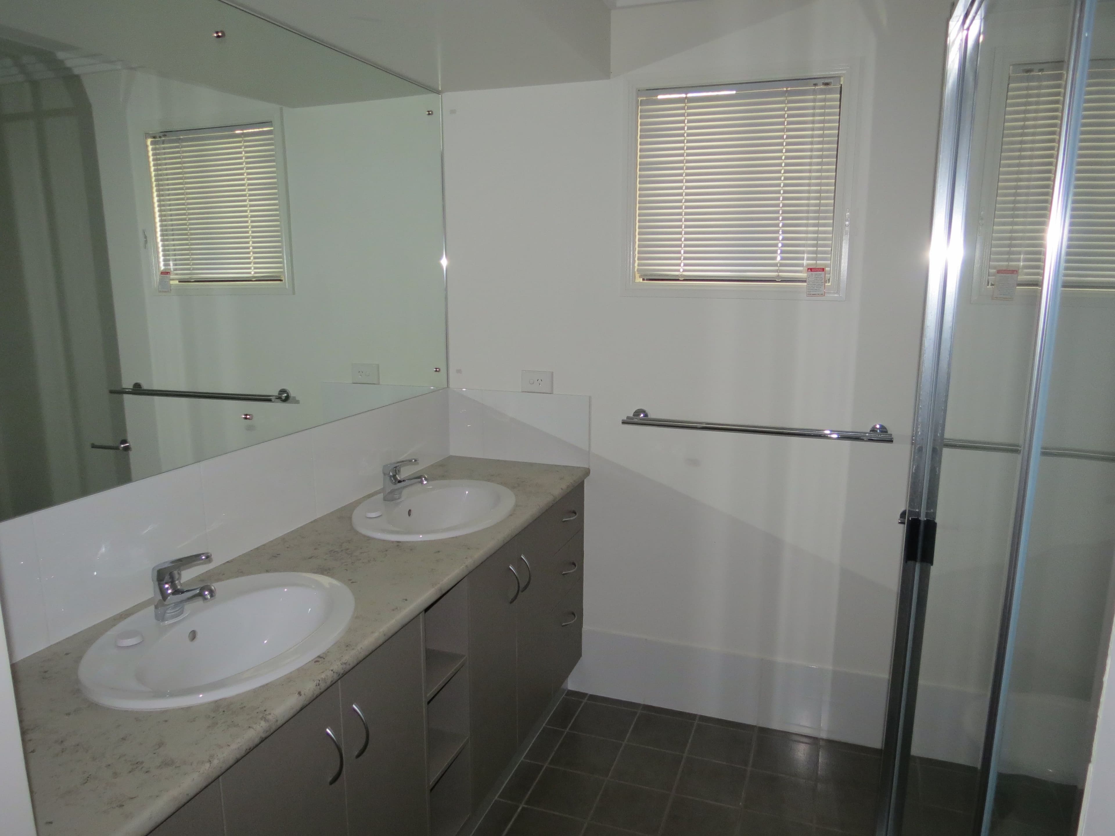 38 Wright Street, Emerald QLD 4720, Emerald - Thumbnail 5