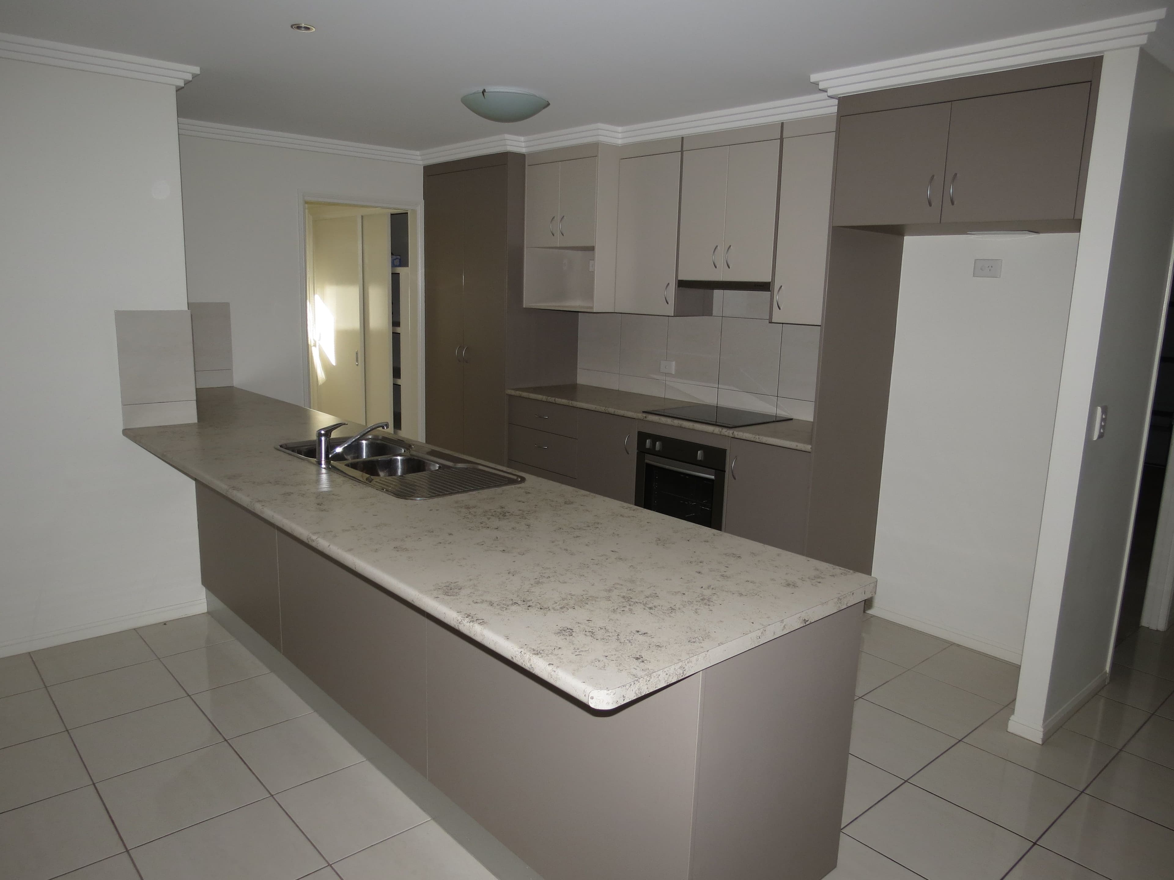 38 Wright Street, Emerald QLD 4720, Emerald - Thumbnail 7