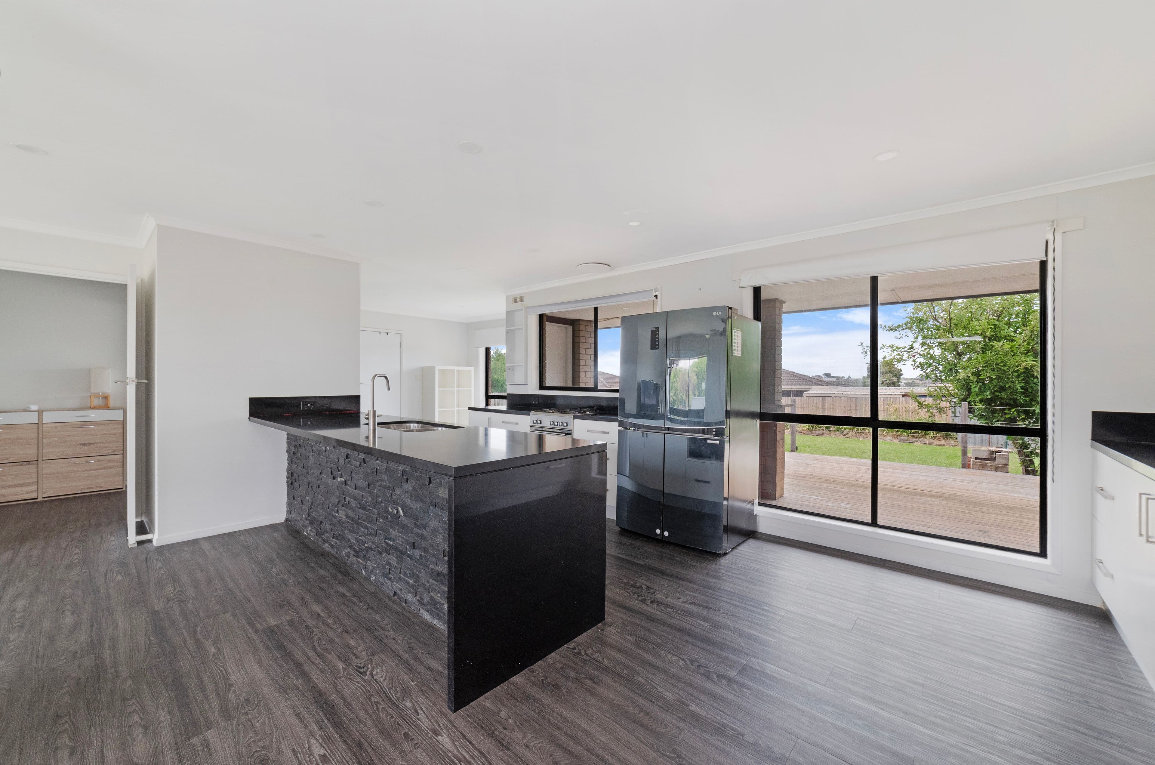 31 Sundale Road, Warrnambool VIC 3280, Warrnambool - Thumbnail 2