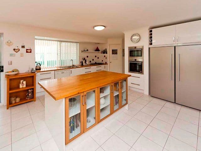 220 Horwood Road, SWAN VIEW WA 6056, Swan View - Thumbnail 2