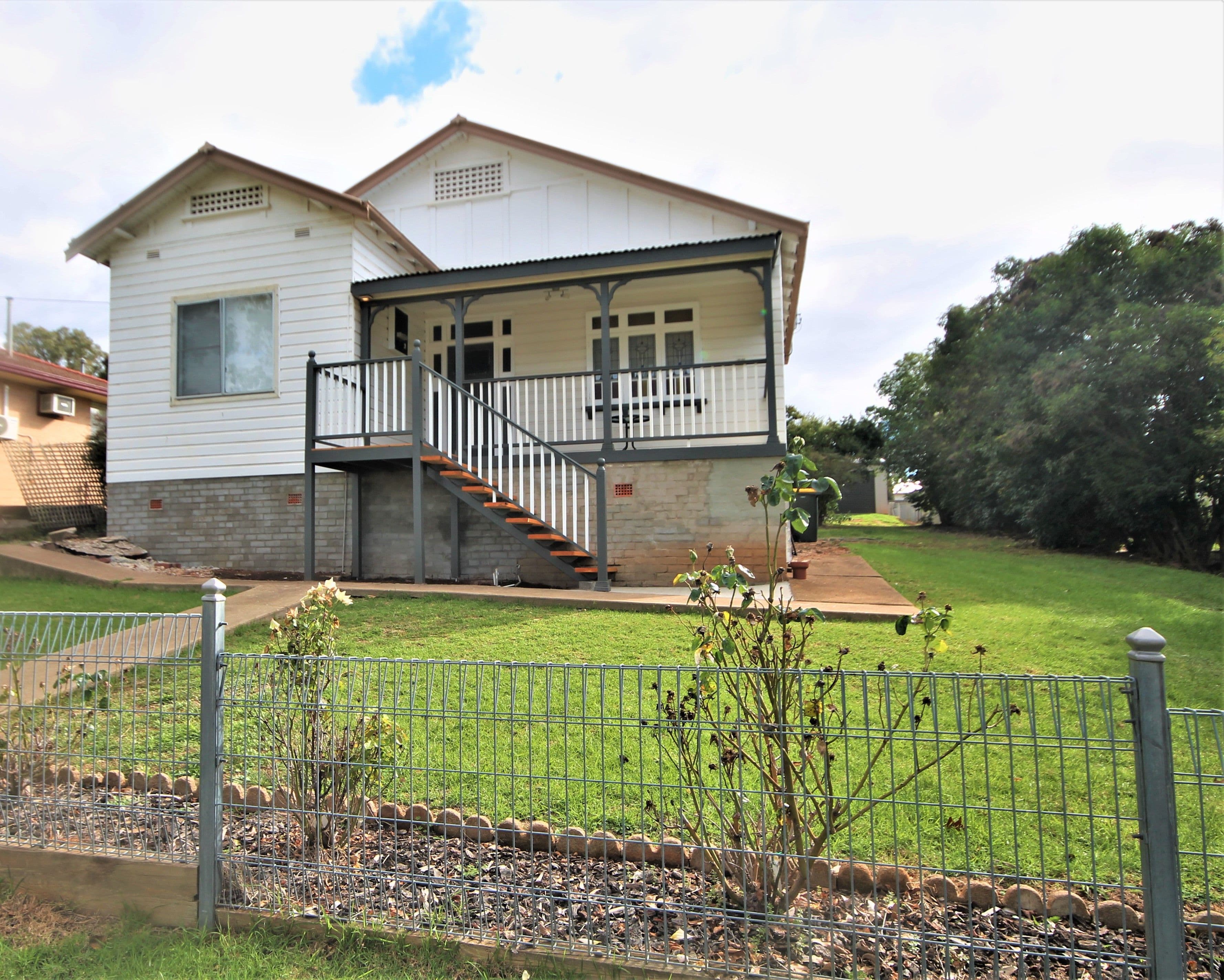 55 Murringo Street, Young - Thumbnail 3