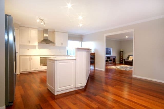 16  Nioka Drive, HIGHFIELDS QLD 4352, Highfields - Thumbnail 5