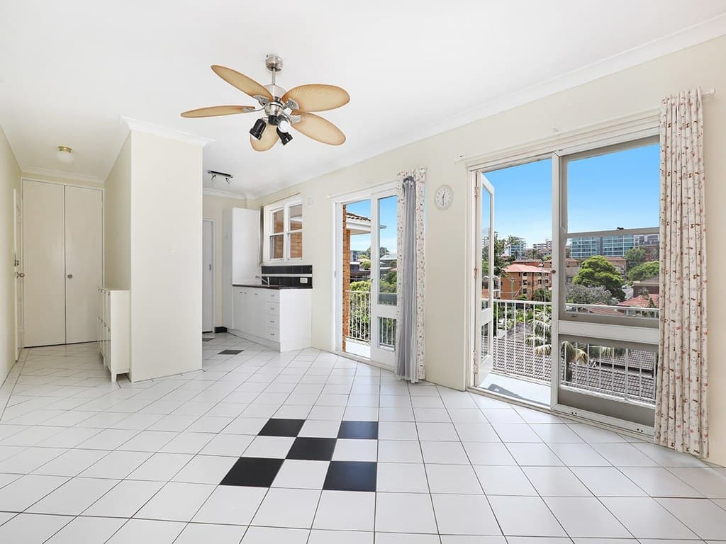 11/48 Smith Street, Wollongong - Image 1