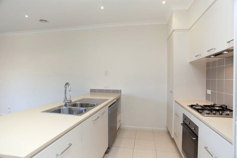 8 Bacchus Drive, EPPING VIC 3076, Epping - Thumbnail 7