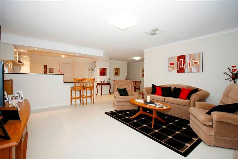 13 Carlton Loop, CANNING VALE WA 6155, Canning Vale - Thumbnail 3