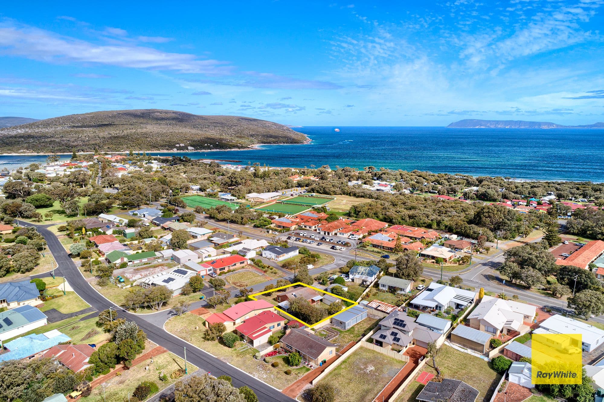 3 Woolford Street, Emu Point WA 6330, Emu Point - Thumbnail 2