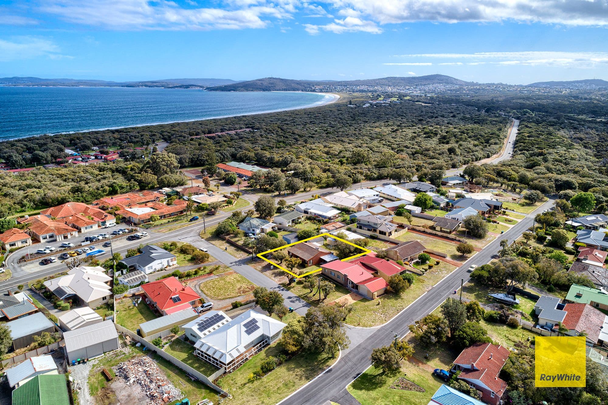 3 Woolford Street, Emu Point WA 6330, Emu Point - Thumbnail 3