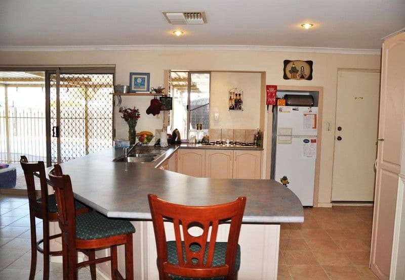 23 Sunningdale Cirle, COOLOONGUP WA 6168, Cooloongup - Thumbnail 2