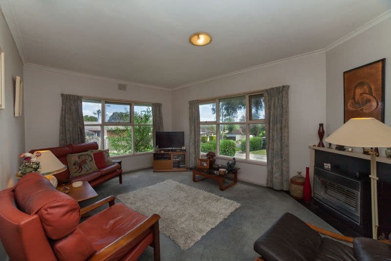 22 Doveton Avenue, EUMEMMERRING VIC 3177, Eumemmerring - Thumbnail 2