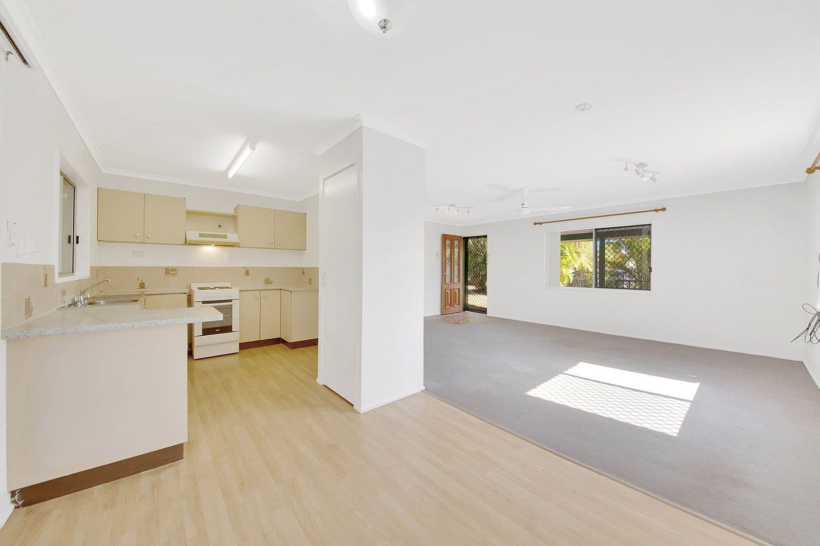 31 Wilga Street, Kin Kora QLD 4680, Kin Kora - Thumbnail 3
