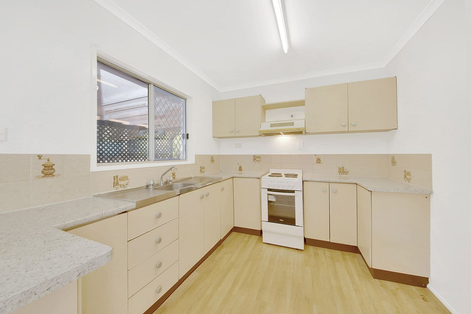 31 Wilga Street, Kin Kora QLD 4680, Kin Kora - Thumbnail 4