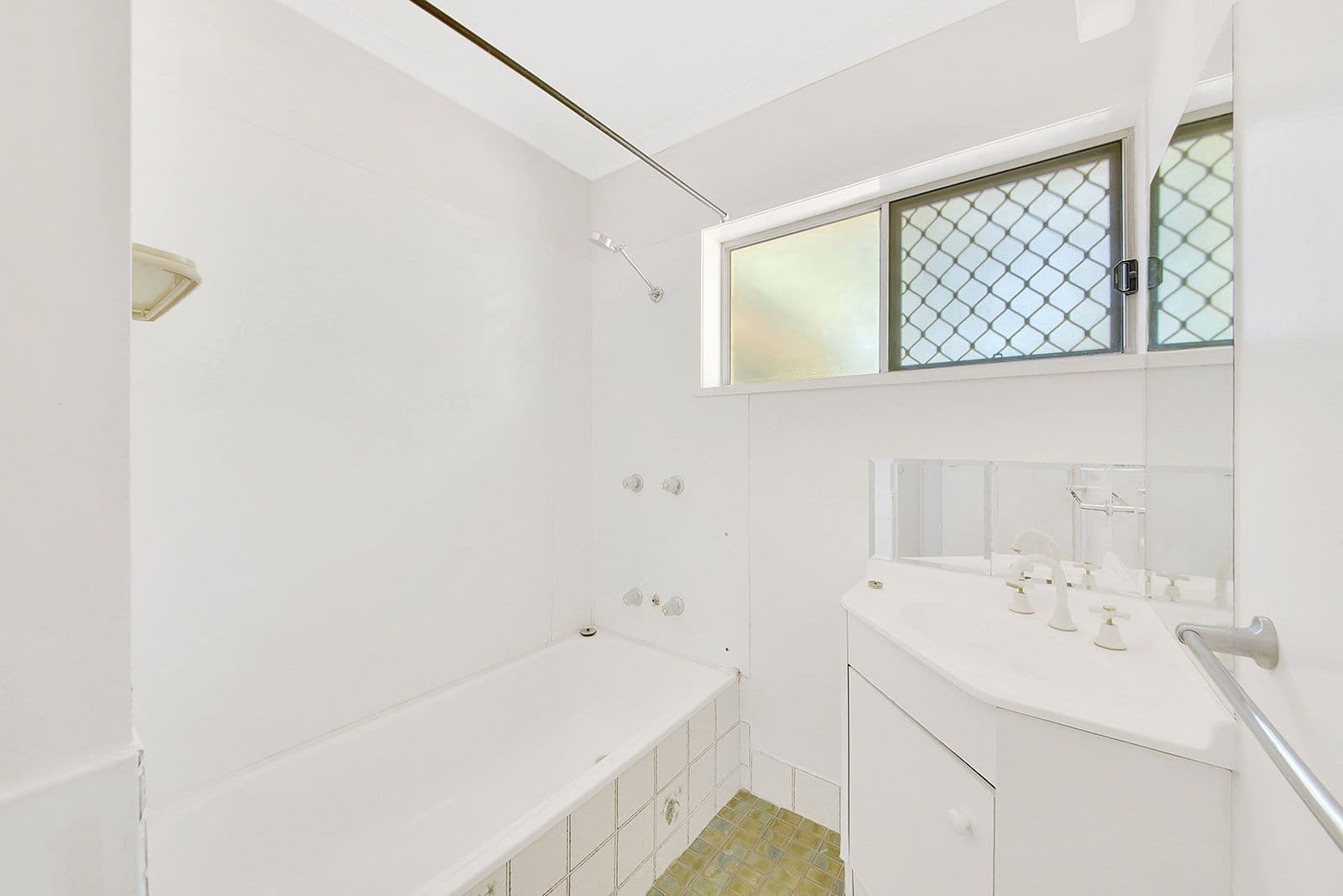 31 Wilga Street, Kin Kora QLD 4680, Kin Kora - Thumbnail 8