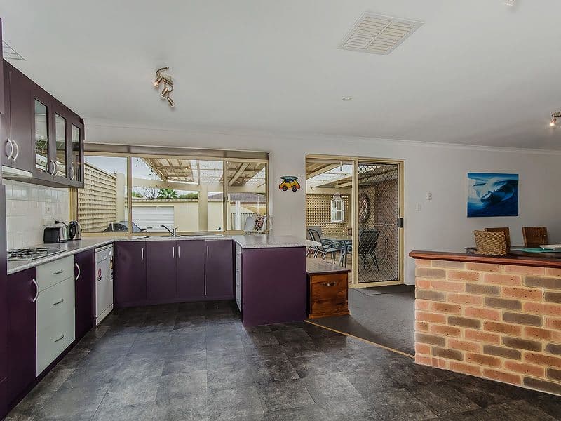 105 Charthouse Road, WAIKIKI WA 6169, Waikiki - Thumbnail 3
