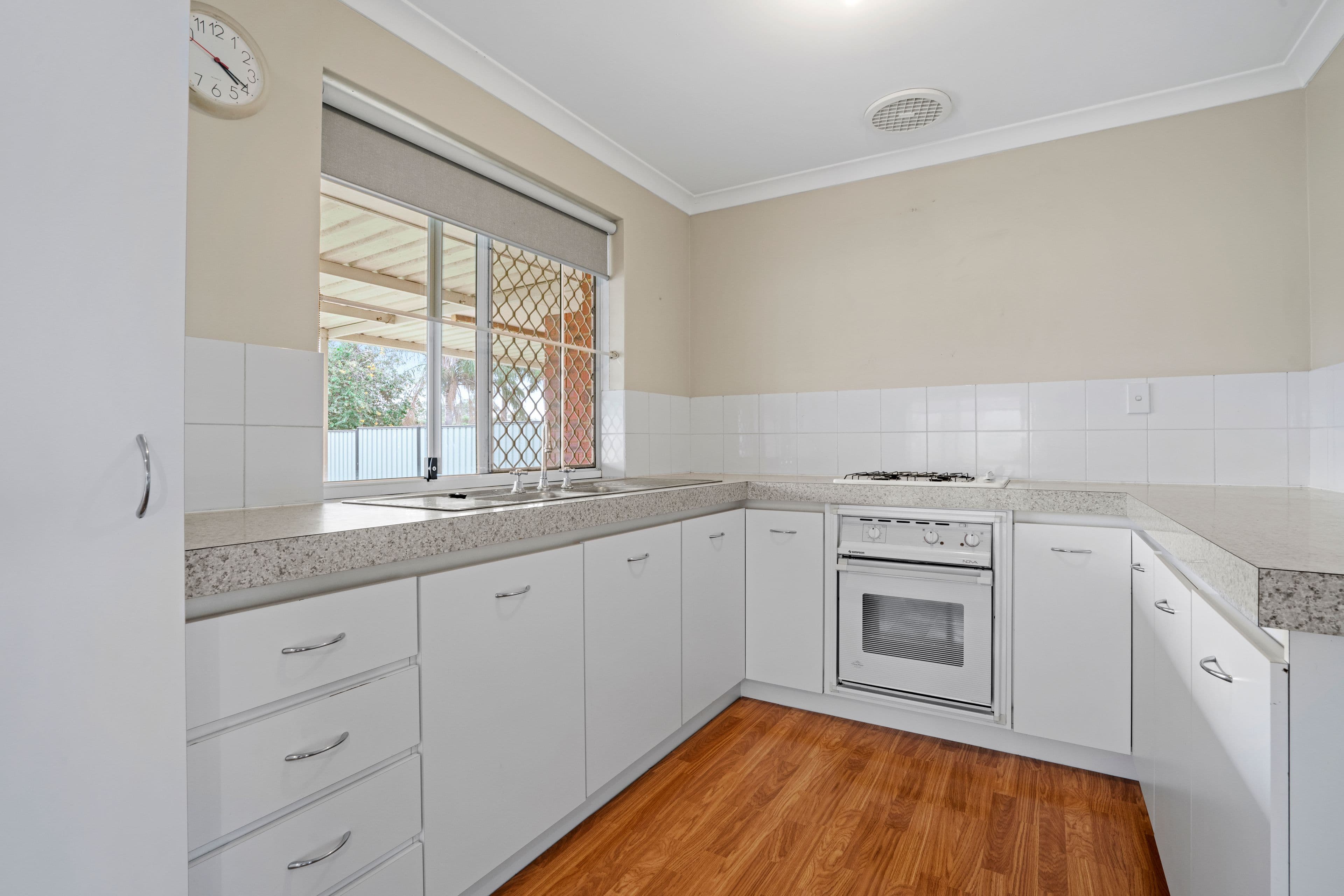 10 Carakine Grove, Thornlie WA 6108, Thornlie - Thumbnail 7