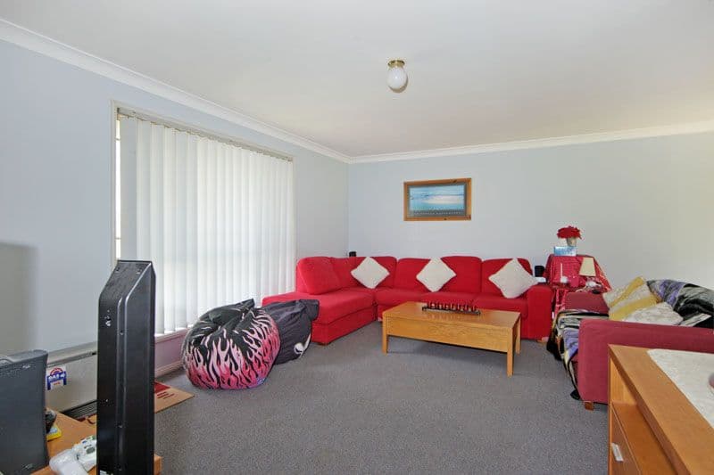 28 Lady Laurel Drive, BLUE HAVEN NSW 2262, Blue Haven - Thumbnail 3
