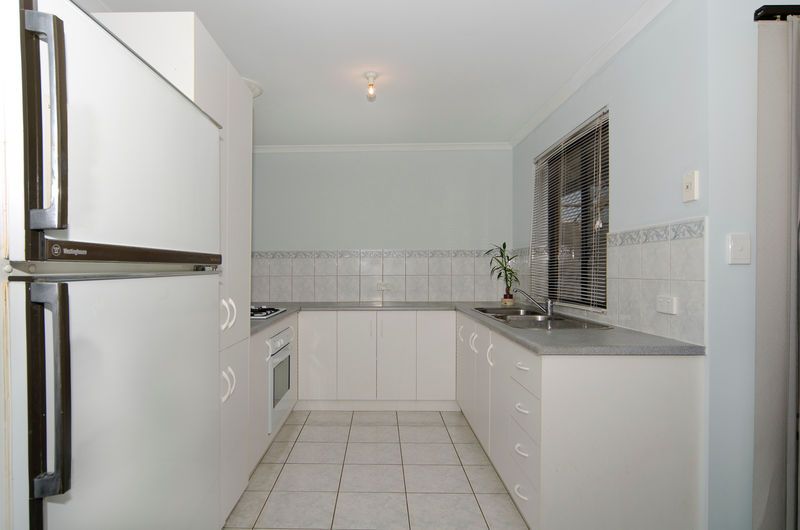 9 Mansfield Street, NOARLUNGA DOWNS SA 5168, Noarlunga Downs - Thumbnail 4