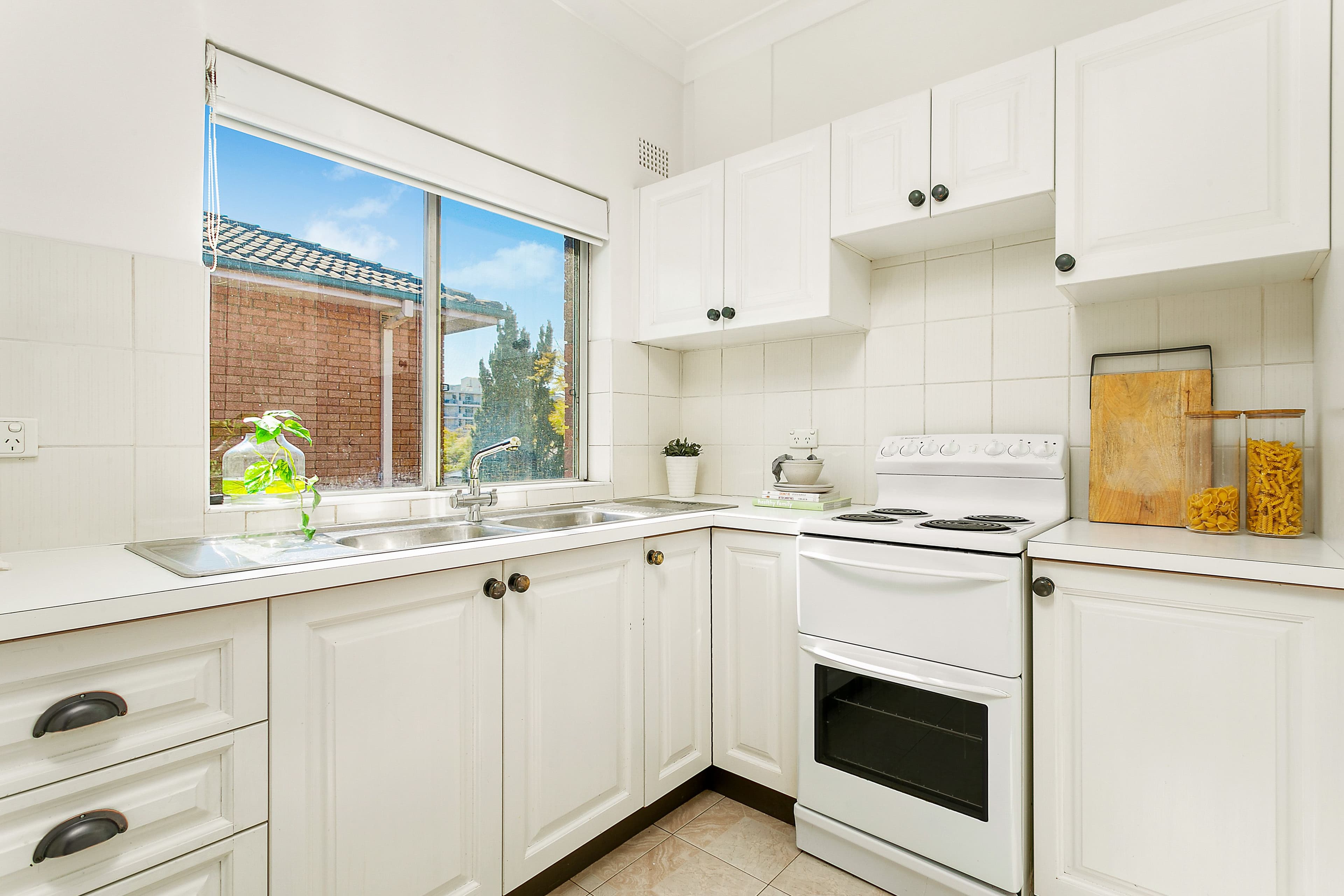 10-12 Queens Road, BRIGHTON-LE-SANDS NSW 2216, Brighton-Le-Sands - Thumbnail 3