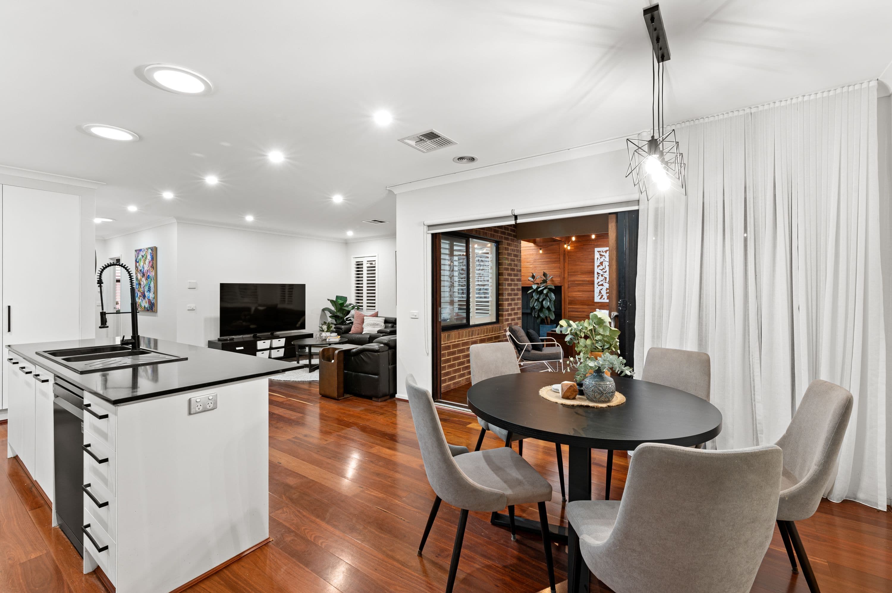 13 Jezwing Avenue, South Morang VIC 3752, South Morang - Thumbnail 5