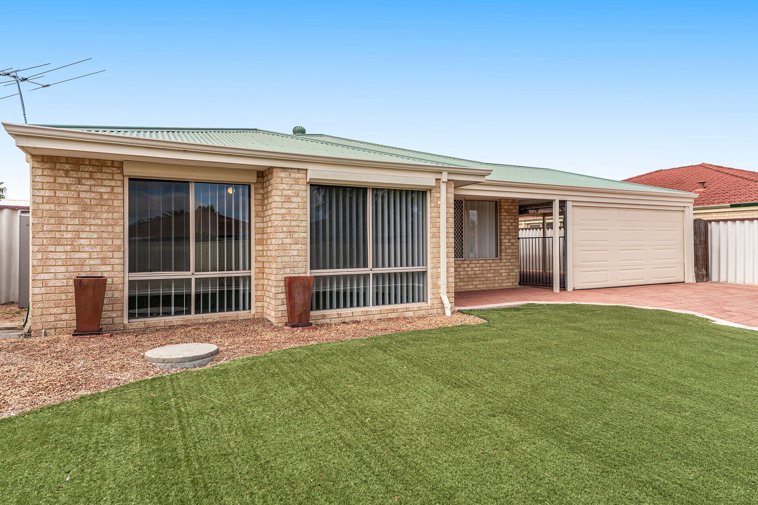 32 Sarah Ann Crescent, Warnbro WA 6169, Warnbro - Thumbnail 2