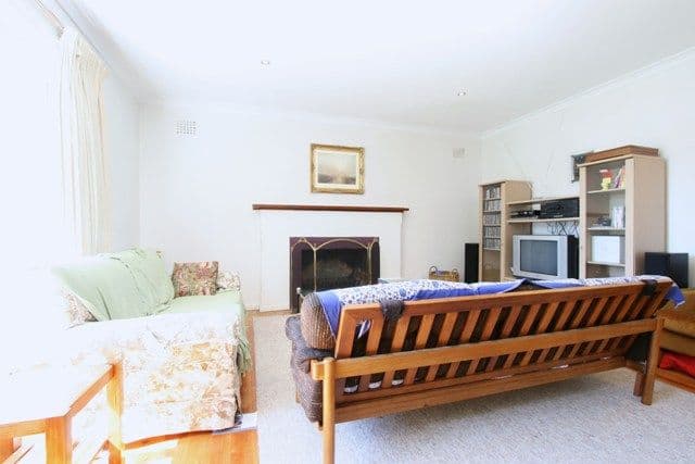 11 Hamilton Row, YARRALUMLA ACT 2600, Yarralumla - Thumbnail 2