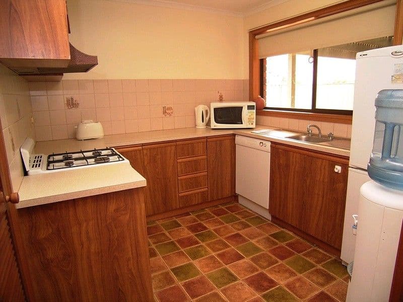 18 Granthorn Street, SHEPPARTON VIC 3630, Shepparton - Thumbnail 2