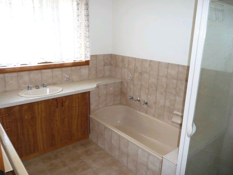 18 Granthorn Street, SHEPPARTON VIC 3630, Shepparton - Thumbnail 4