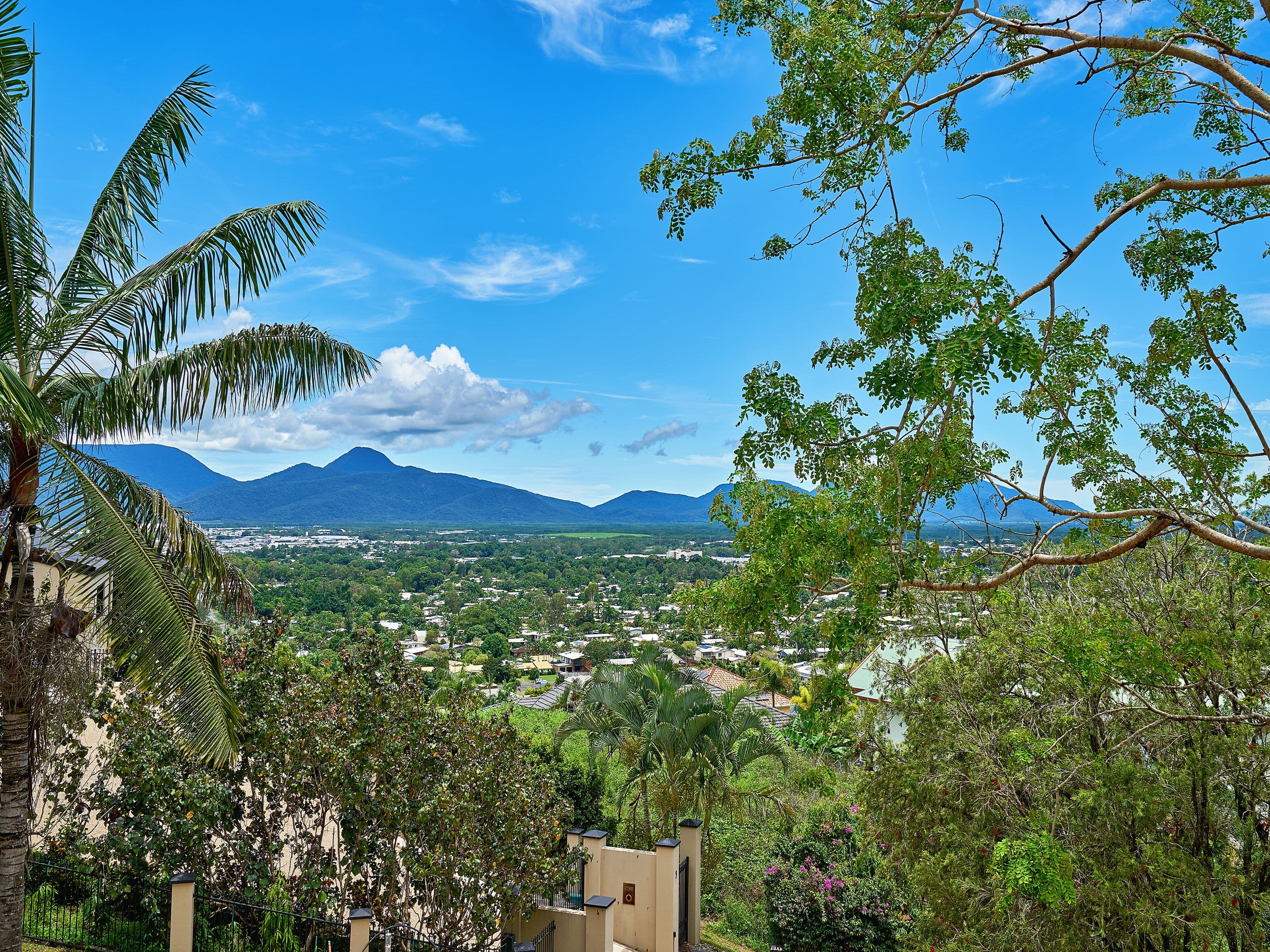 7 Solomon Place, Mooroobool QLD 4870, Mooroobool - Thumbnail 2