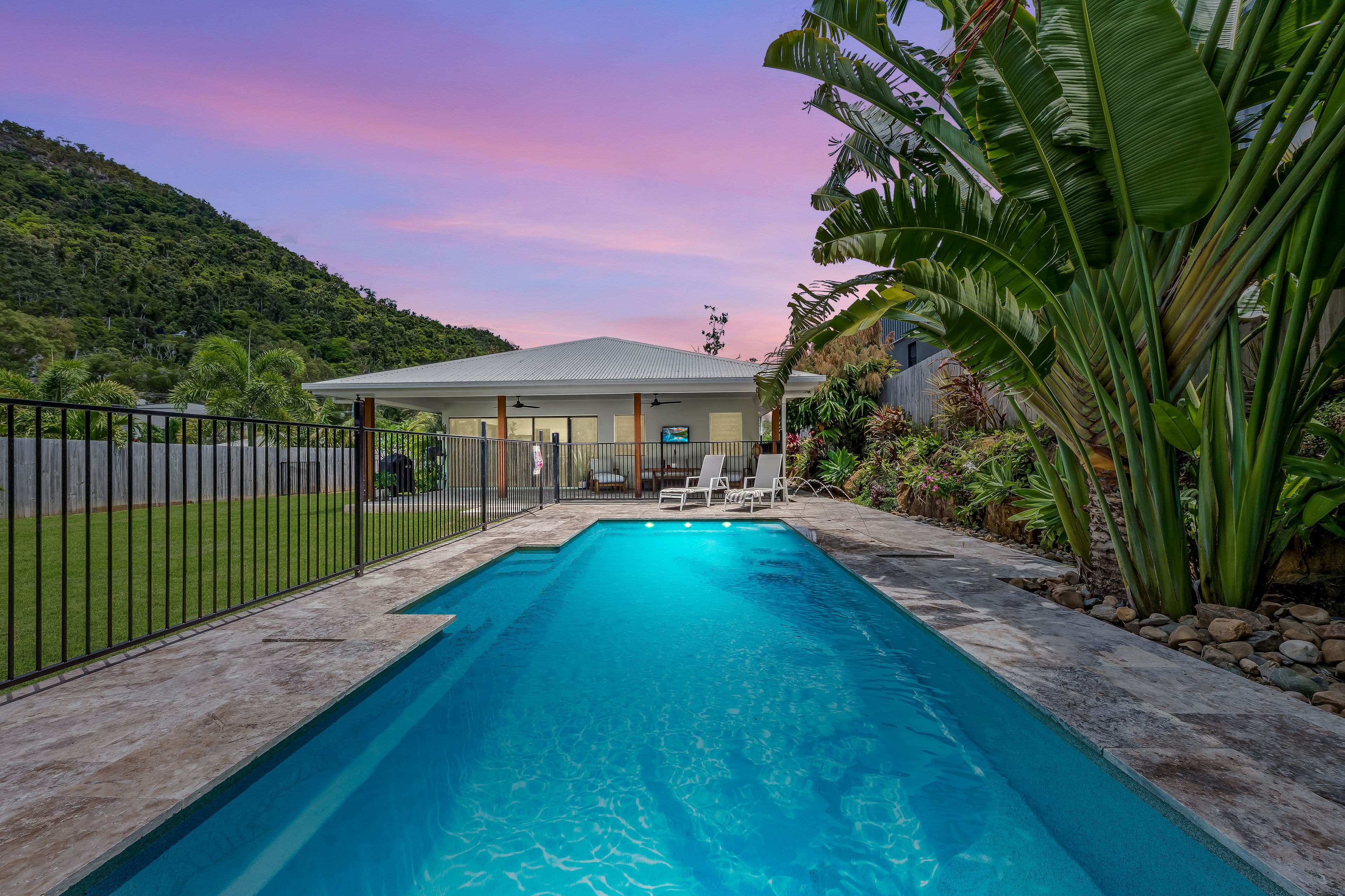 6 Johnswood Close, Cannonvale QLD 4802, Cannonvale - Thumbnail 2